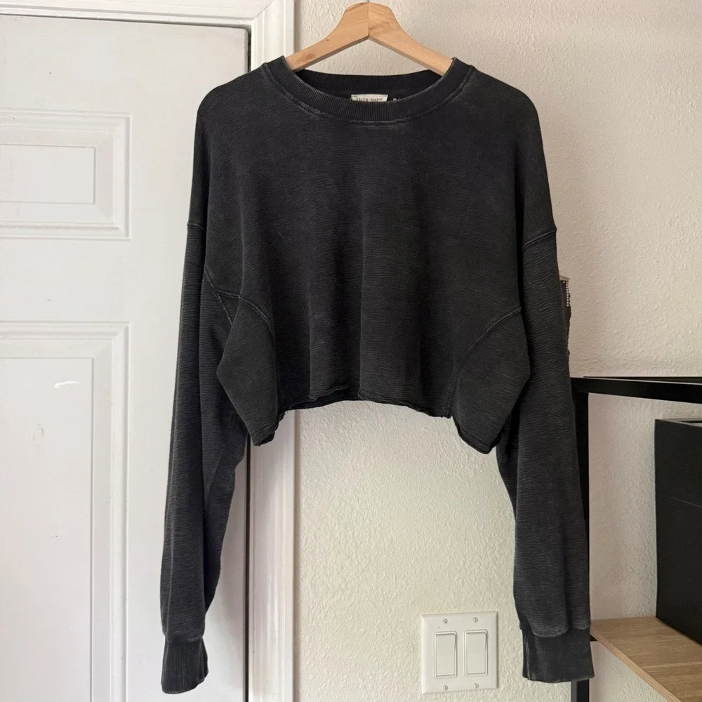 VALEN‎ MARIE charcoal grey cropped boxy long sleeve crew neck pullover sweater